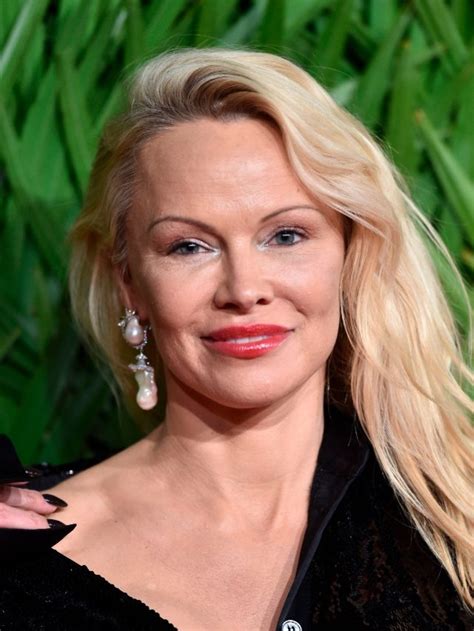 pamela anderson silicone|Celebs Who’ve Had Their Breast Implants Removed。